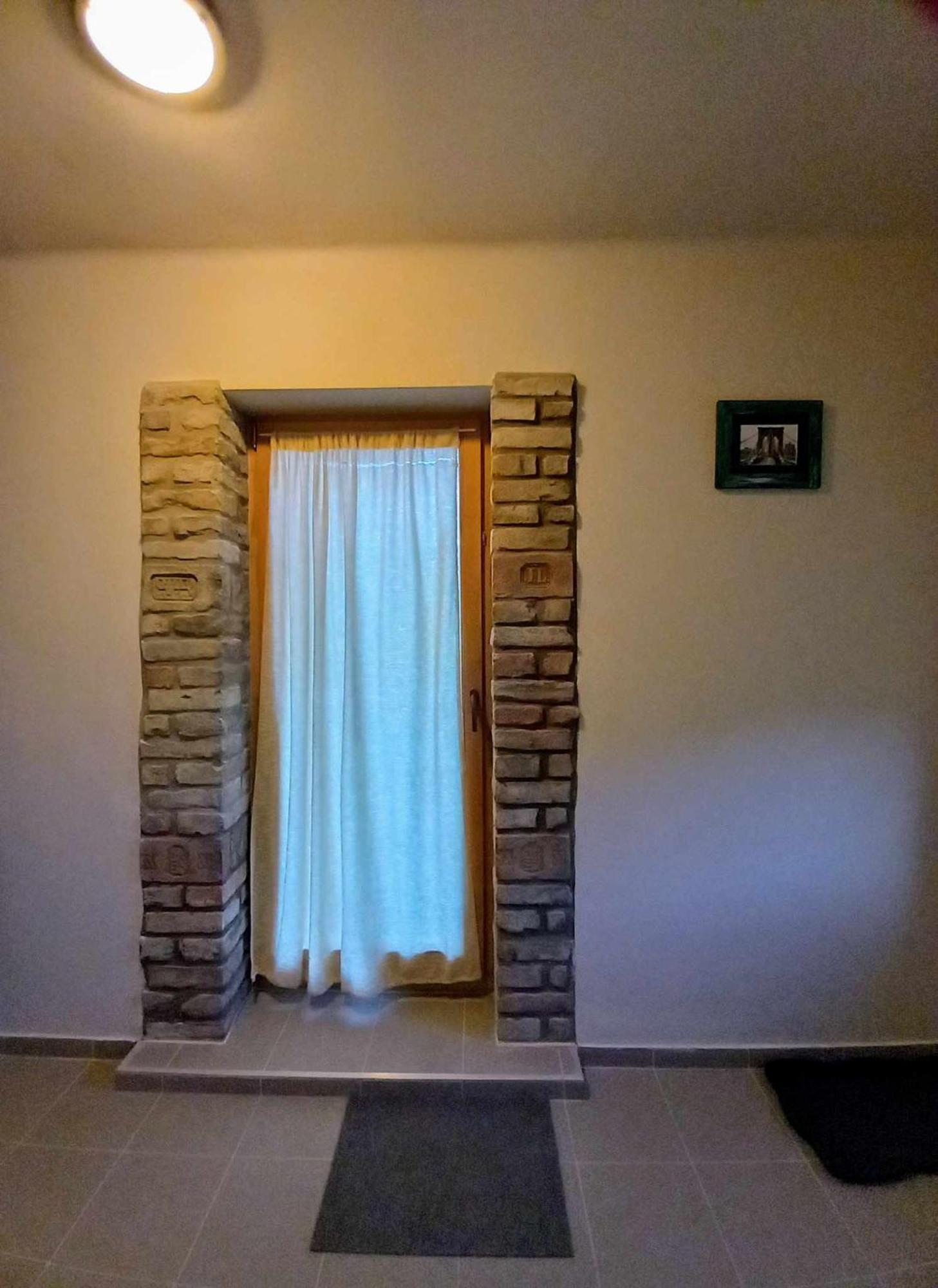 Bike&Night Apartment Baracska ภายนอก รูปภาพ