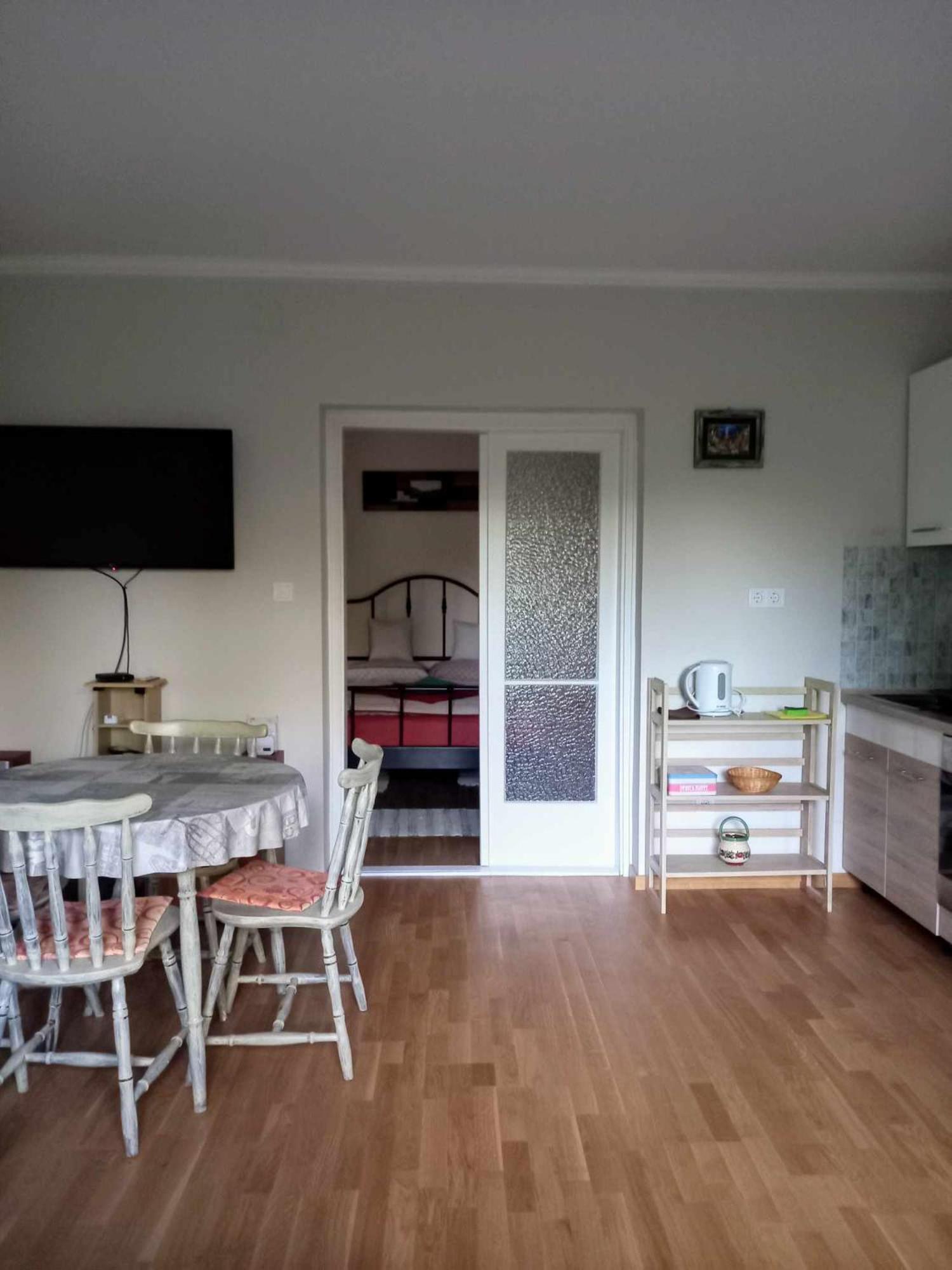 Bike&Night Apartment Baracska ภายนอก รูปภาพ